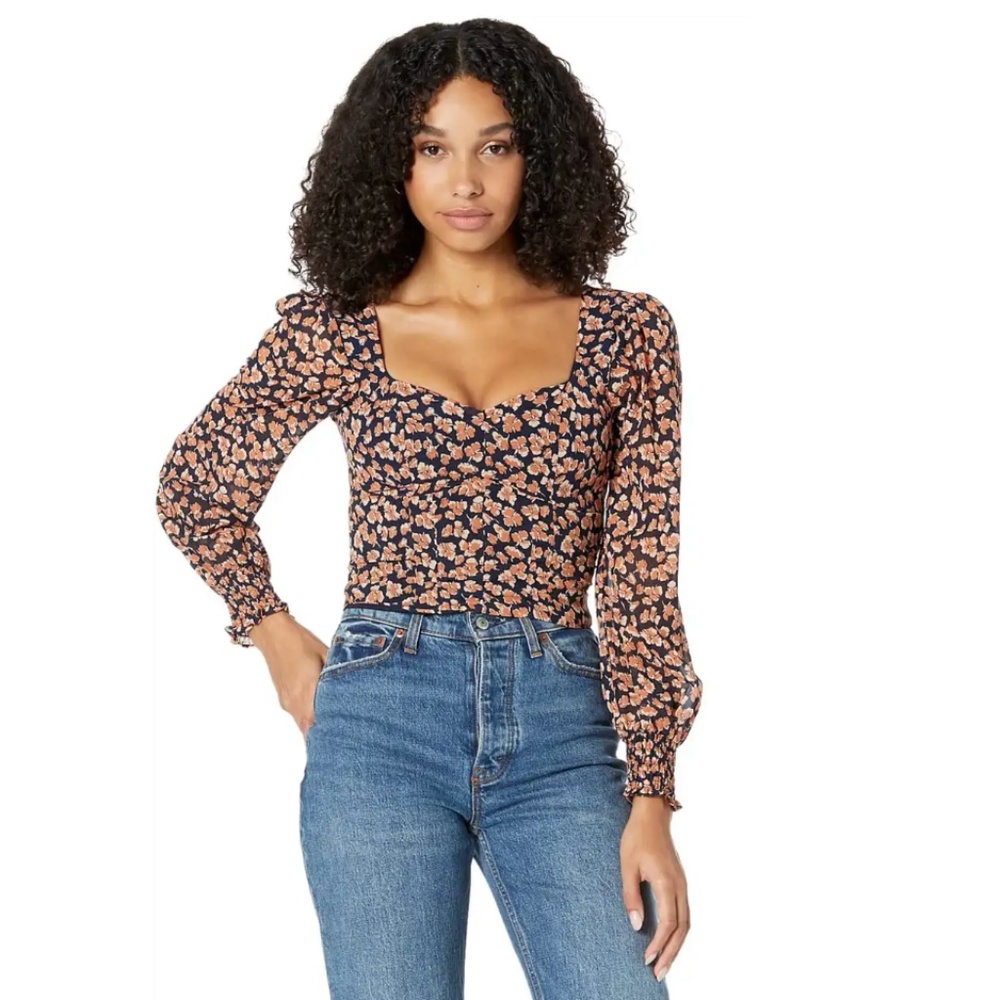 Long Sleeve Sweatheart Puff Sleeve Top